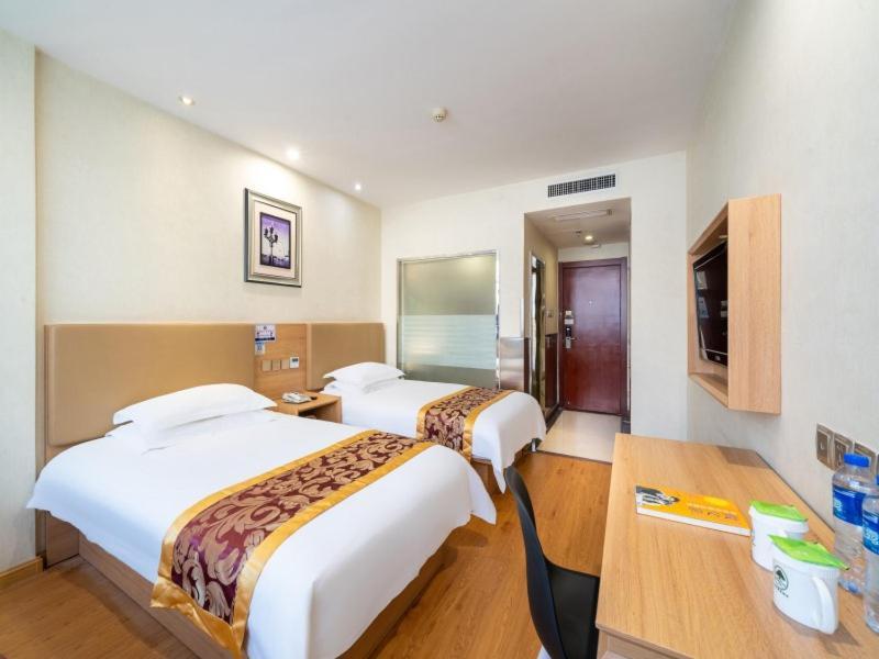 Greentree Inn Yiwu International Trade City Hotel Екстер'єр фото