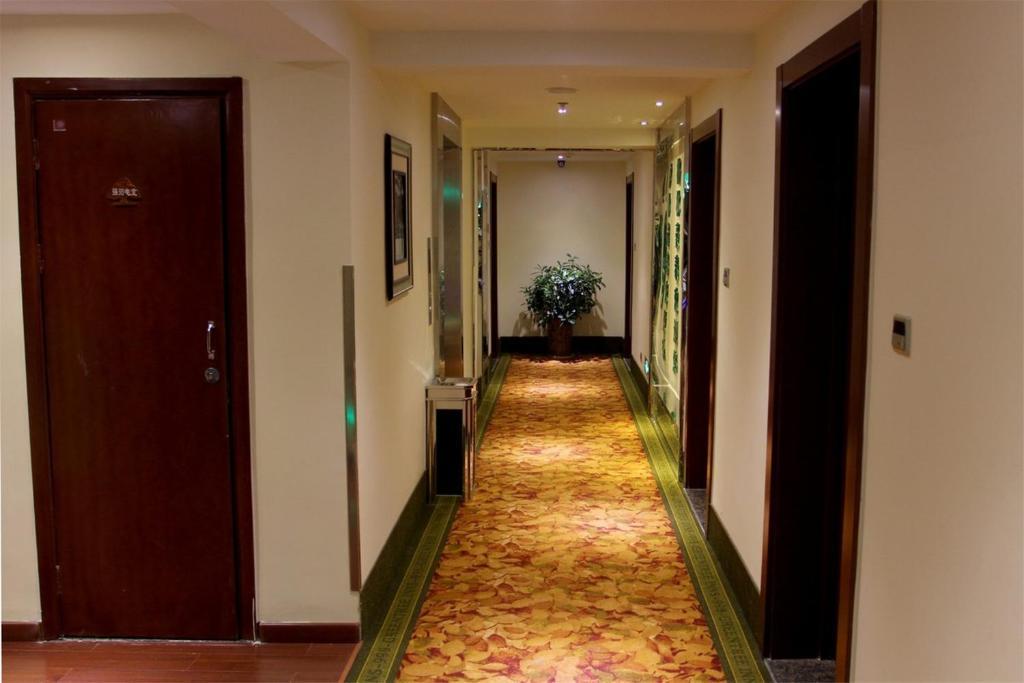Greentree Inn Yiwu International Trade City Hotel Екстер'єр фото