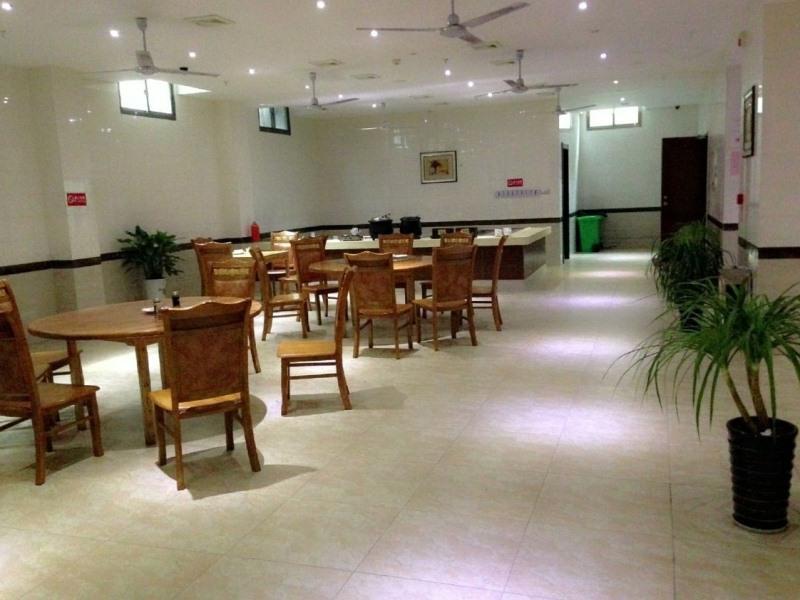 Greentree Inn Yiwu International Trade City Hotel Екстер'єр фото